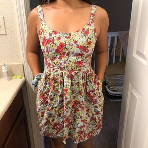 Floral dress with pockets